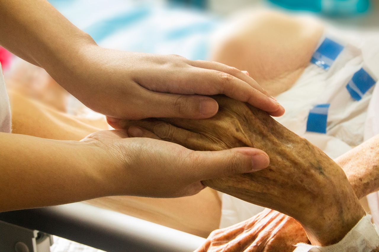 Qual è la differenza tra hospice e trattamento palliativo?